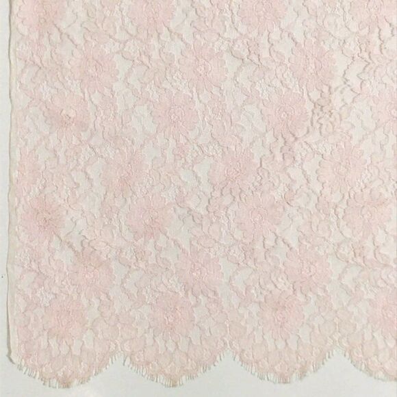 Lace Flowers Fabric Scalloped Edge Pink - Picture 1 of 6